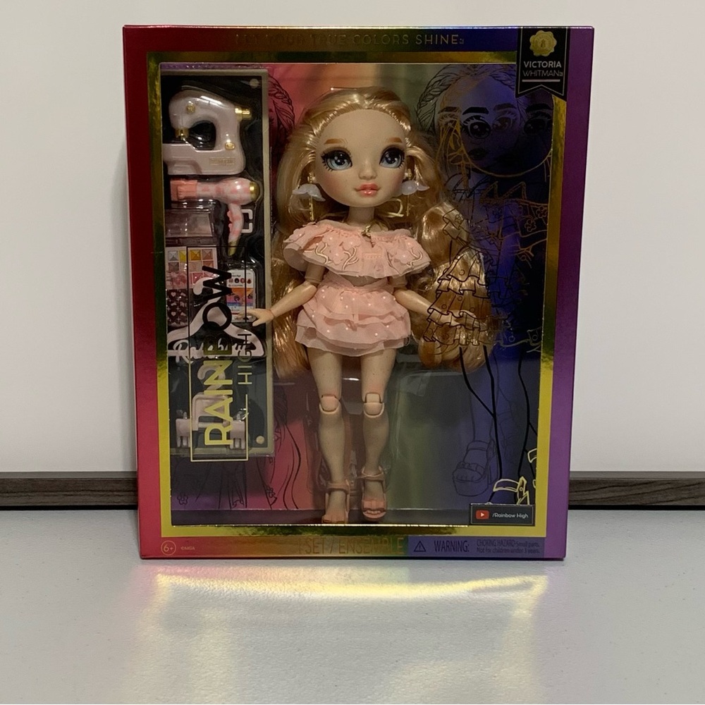 Rainbow High Victoria Whitman Fashion Doll with Accessories-New